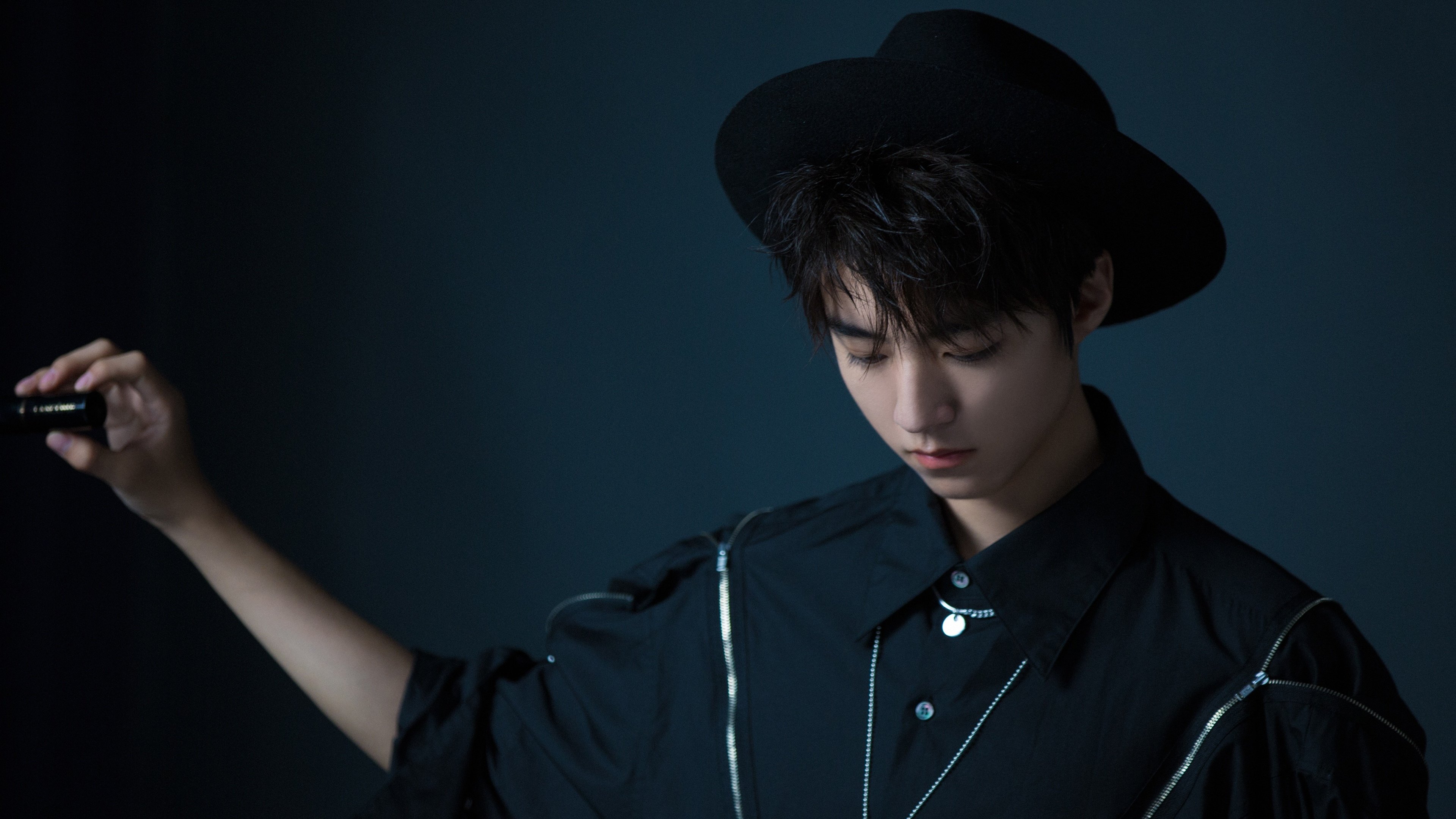 开云体育app-红牛狂奔撕裂巨龙心脏！莱比锡绝杀之夜，威尔士童话在欧冠决赛碎成星光